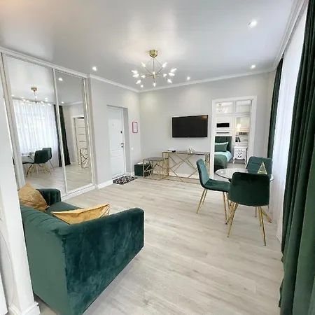 Luxury Emerald Apartments Irpin Exterior photo