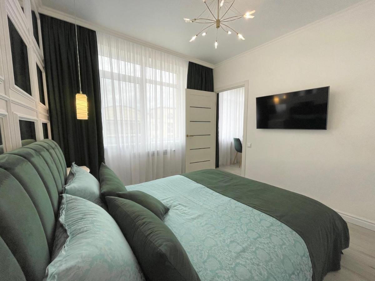 Luxury Emerald