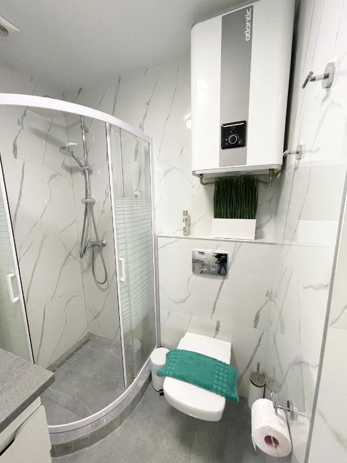 Luxury Emerald