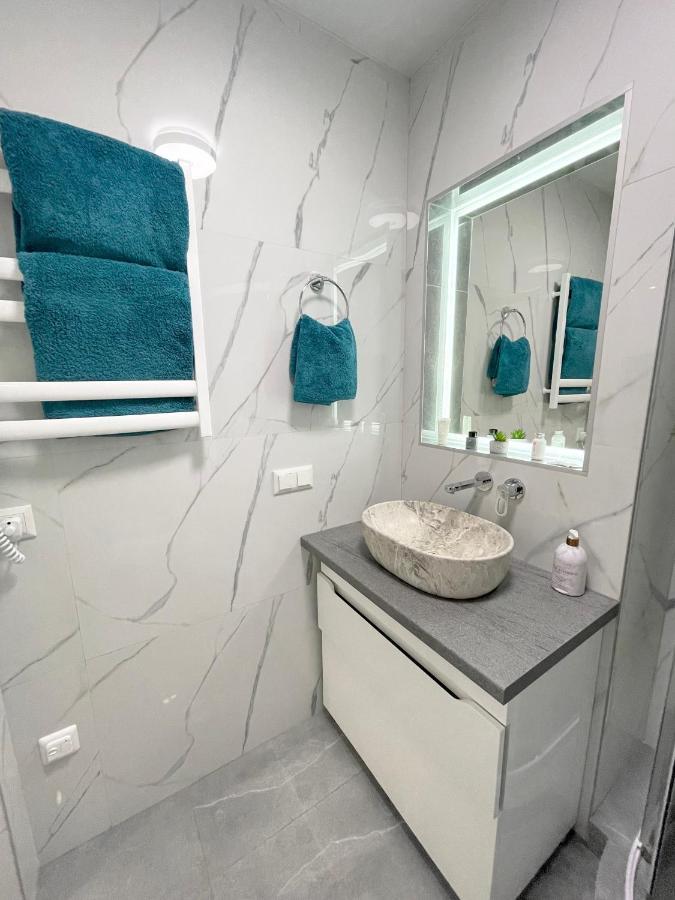 Luxury Emerald Irpin